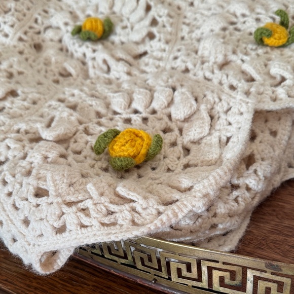 Handcrafted Cream Crochet Throw with Yellow Accents - Picture 2 of 4